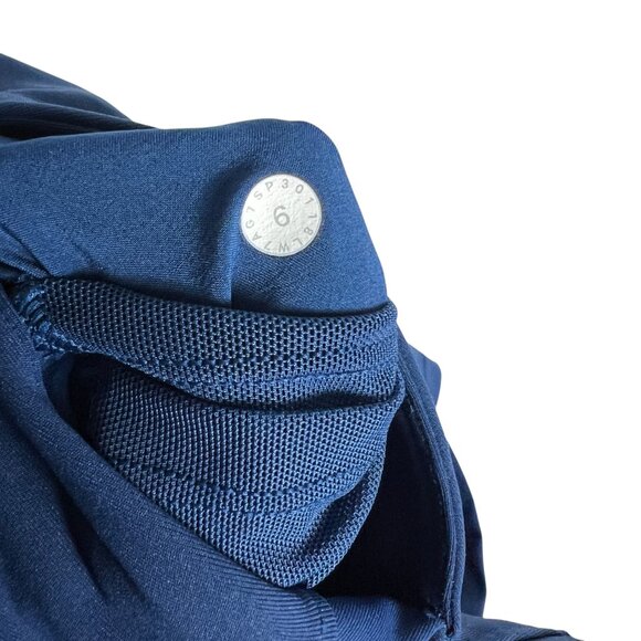 Lululemon Women's On the Fly Short 2.5" in Onyx Blue W7AG7S Size 6 - Picture 4 of 5